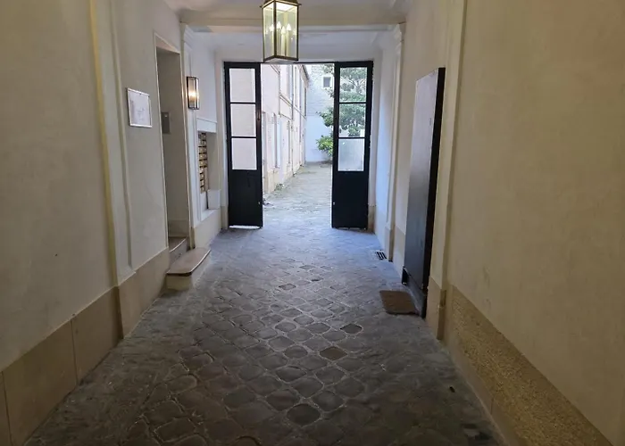 Elegant Studio • Arc De Triomphe / Champs-Elysees Париж